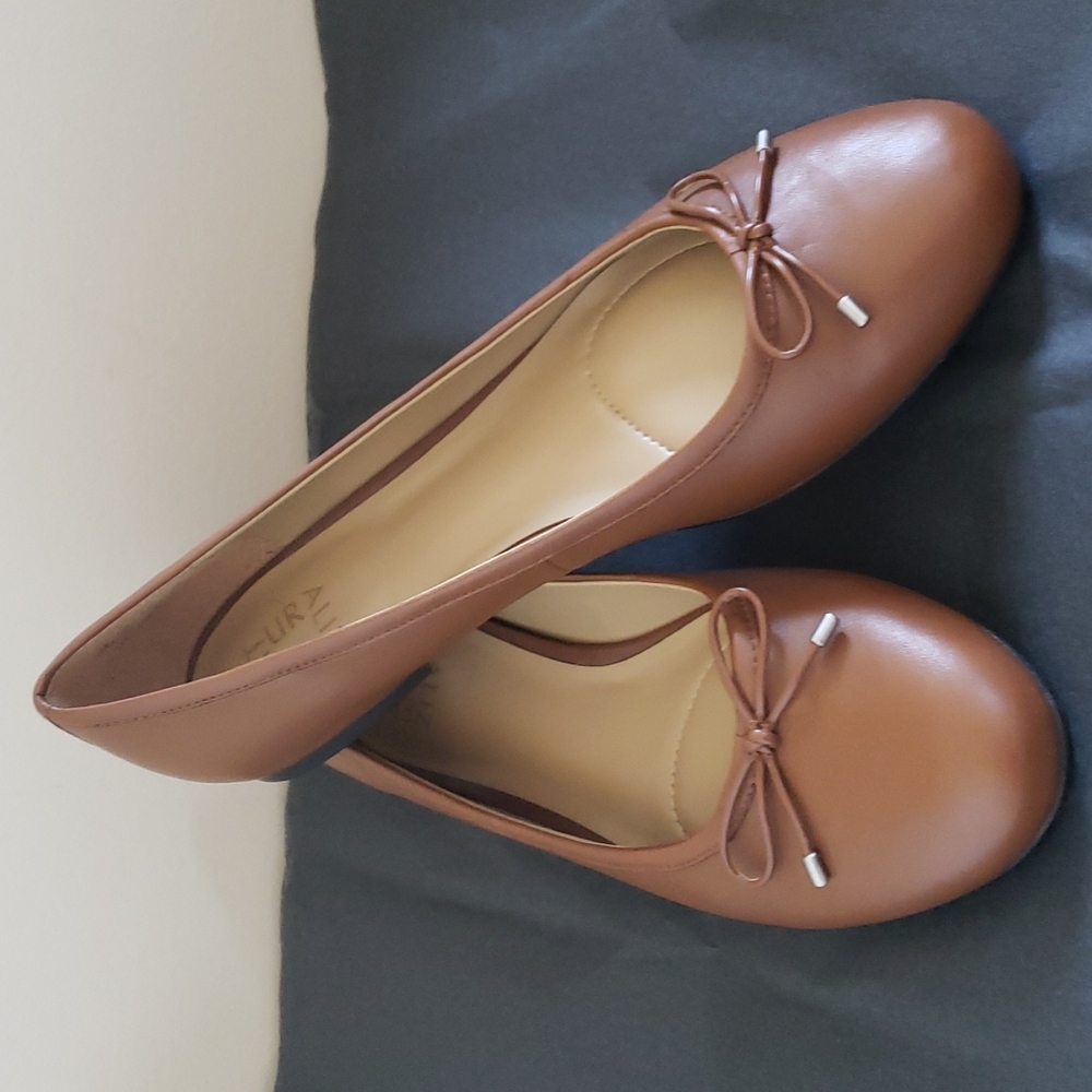 Naturalizer Flats